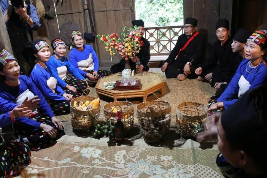 Không gian tái hiện Lễ cưới hai lần của đồng bào Thái Thanh Hóa thu hút đông đảo du khách tại Làng Văn hoá - Du lịch các dân tộc Việt Nam