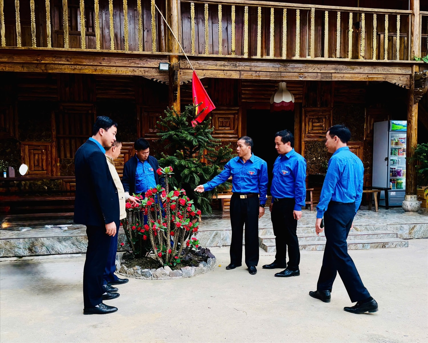 Lãnh đạo xã Lũng Cú kiểm tra công tác chuẩn bị tại các cơ sở lưu trú trên địa bàn