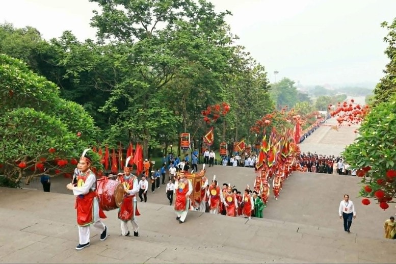 Trang nghiêm Lễ dâng hương tưởng niệm các Vua Hùng trên đỉnh núi Nghĩa Lĩnh - Ảnh: TTXVN