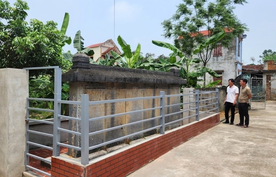 Tấm bia đã được 
