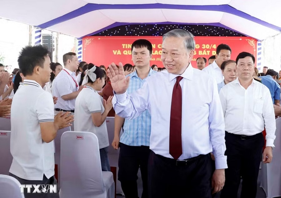 Tổng Bí thư, Chủ tịch nước Tô Lâm thăm, động viên công nhân, người lao động tiêu biểu tại Thành phố Hồ Chí Minh - Ảnh: /TTXVN