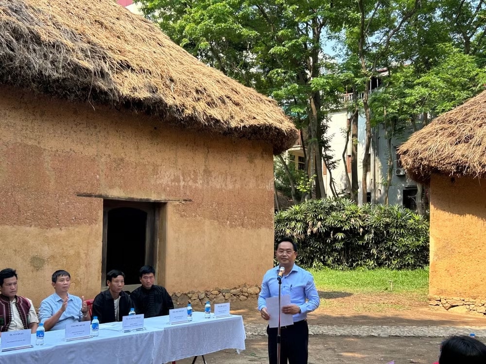 Phó Giáo sư, Tiến sĩ Lê Hải Đăng, Giám đốc Bảo tàng Dân tộc học Việt Nam, phát biểu khai mạc tọa đàm. Ảnh: Thanh Dung