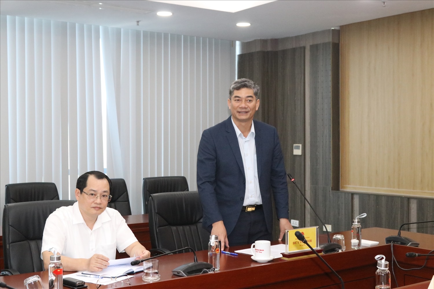 Thứ trưởng Y Vinh Tơr  phát biểu tại Hội nghị
