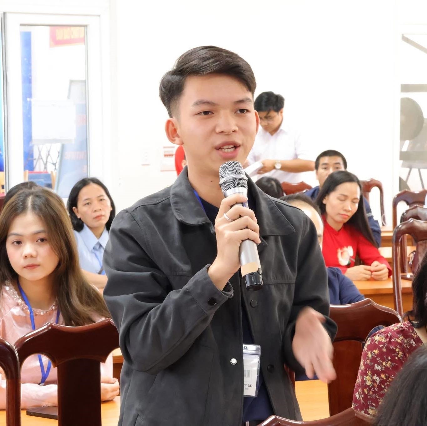 Sinh viên Hoàng Văn Hiếu (dân tộc Nùng, tỉnh Cao Bằng): Giải lời nguyền lạc hậu bằng chính học vấn và sự thấu hiểu văn hóa dân tộc mình