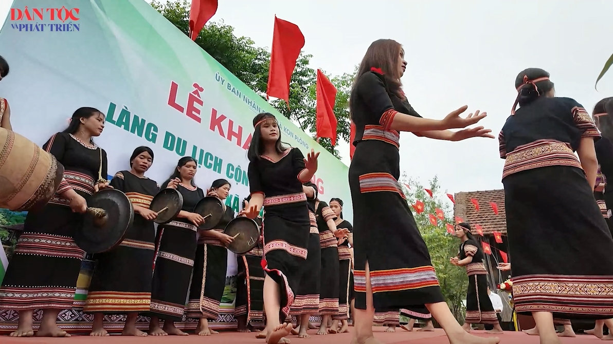 [VIDEO] Người Mơ Nâm làm du lịch cộng đồng 