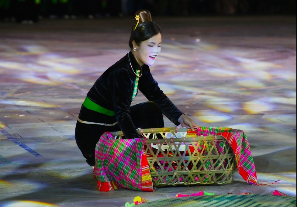 [PHOTO PV] Lào Cai: 800 diễn viên và nghệ nhân tham gia Hội thi “Lung linh vòng xòe” 7