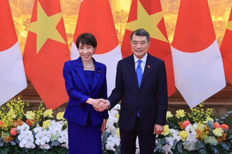 Thủ tướng Lê Minh Hưng và Thủ tướng Nhật Bản Takaichi Sanae trước hội đàm - Ảnh: VGP/Nhật Bắc