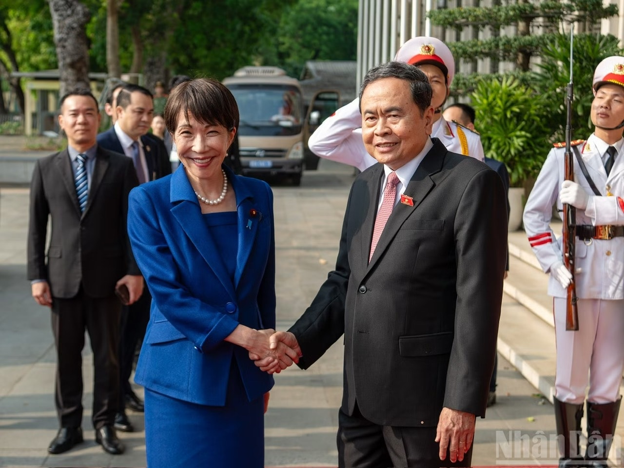 Chủ tịch Quốc hội Trần Thanh Mẫn đón Thủ tướng Nhật Bản Takaichi Sanae﻿.
