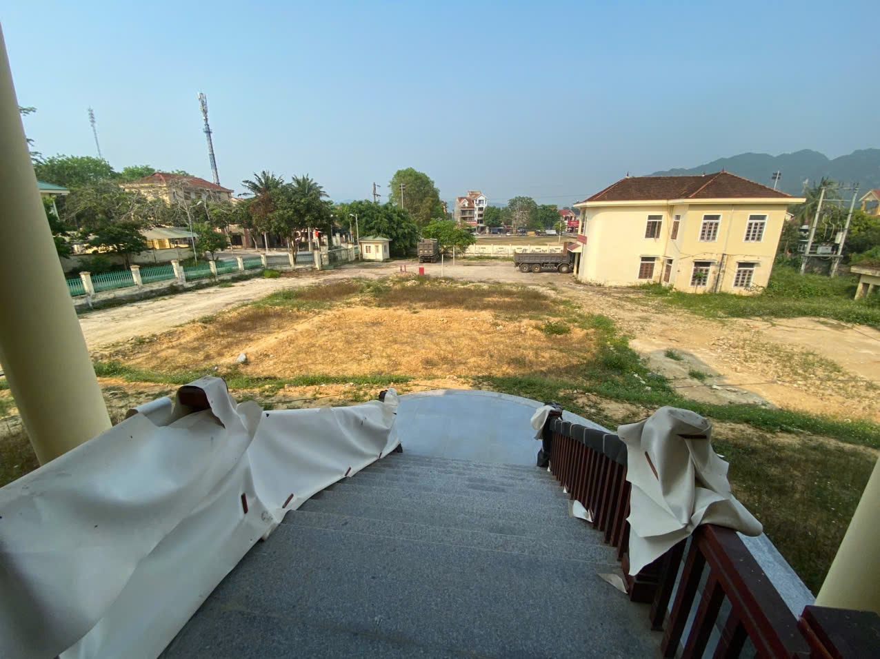 Từ bảo tàng nhìn ra
