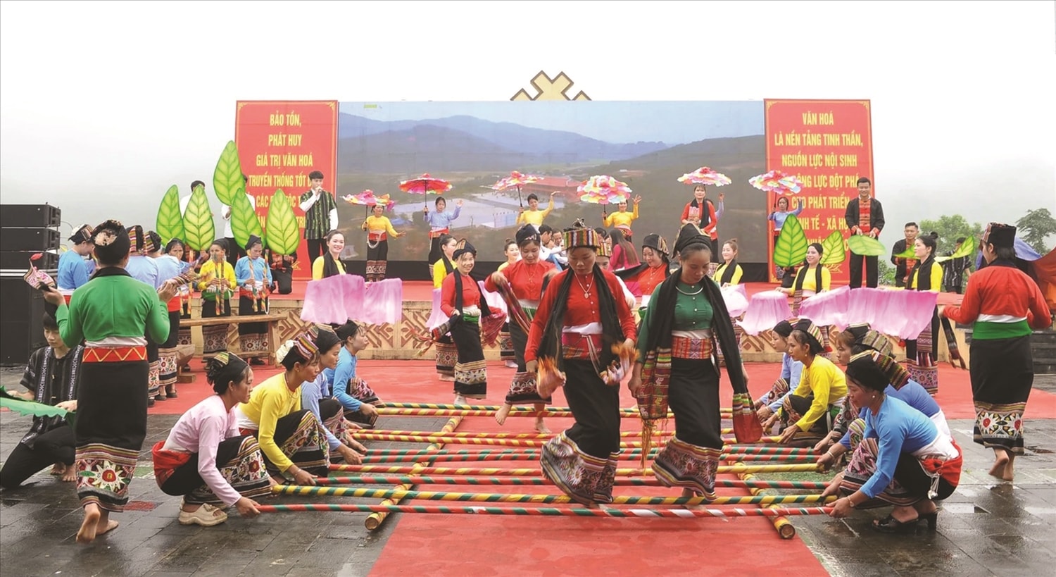 Lễ hội Đền Chín Gian với nhiều hoạt động văn hóa đặc sắc của đồng bào Thái