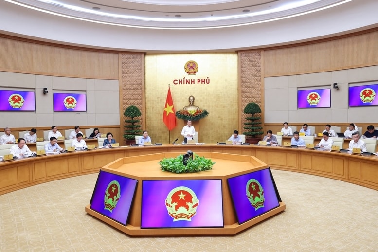 Thủ tướng yêu cầu Ngân hàng Nhà nước bám sát diễn biến về xuất nhập khẩu, nhập siêu, nhu cầu ngoại tệ, thanh toán, trả nợ; chủ động điều hành lãi suất, tỷ giá, tín dụng linh hoạt, hài hòa - Ảnh: VGP/Nhật Bắc
