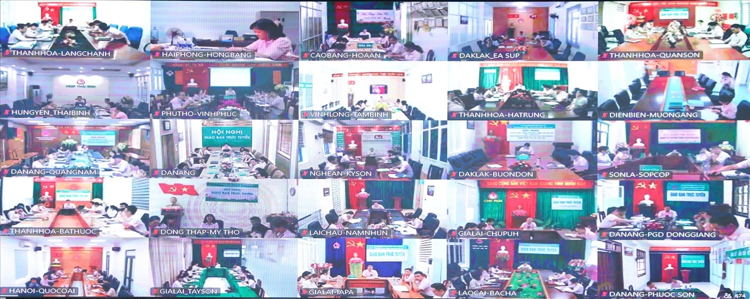 Các đại biểu tại điểm cầu địa phương
