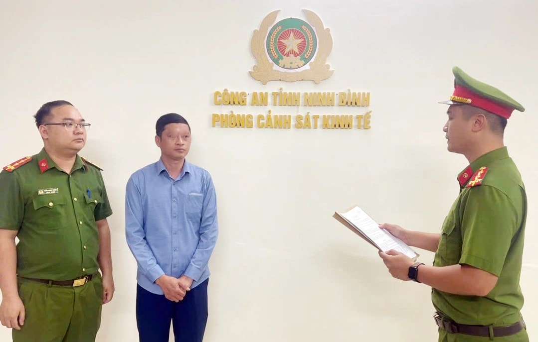 anh-22-2-1778055427298662907882-91-0-889-1276-crop-1778055432858526149995.jpg