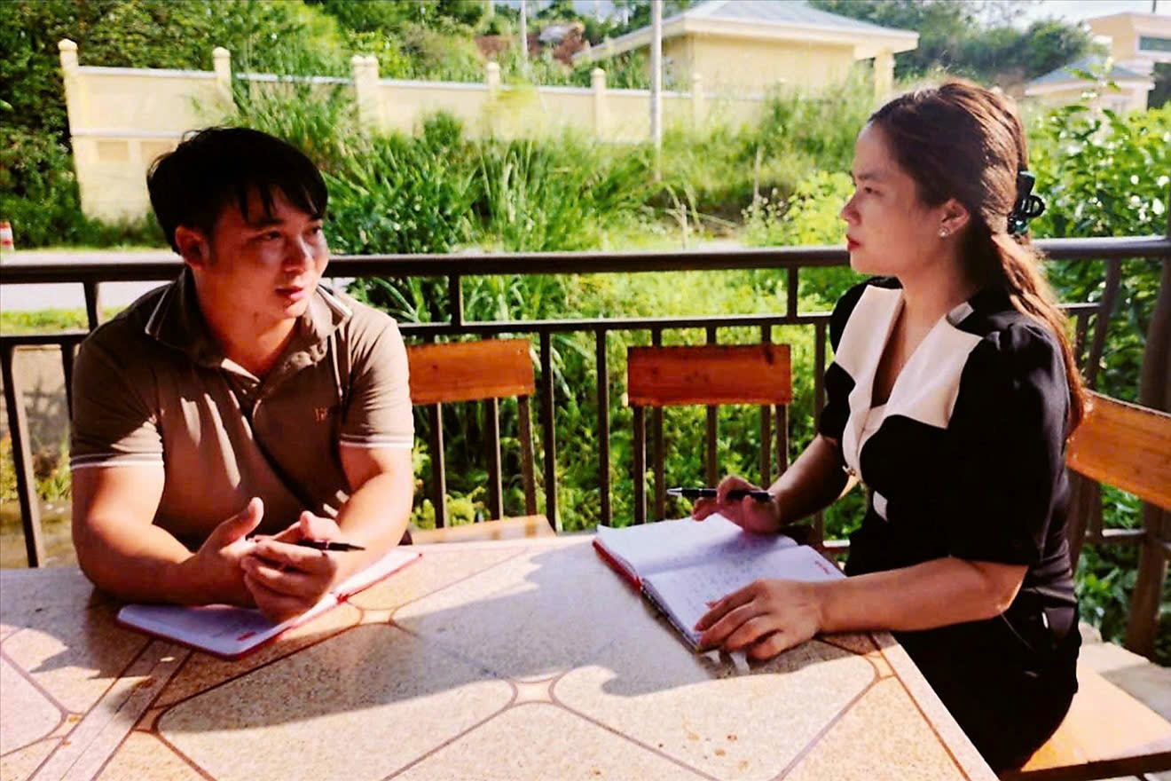 Anh Tằng Dảu Tình trao đổi với phóng viên Báo VietNamNet