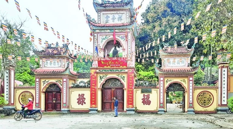 hùa Tường Vân