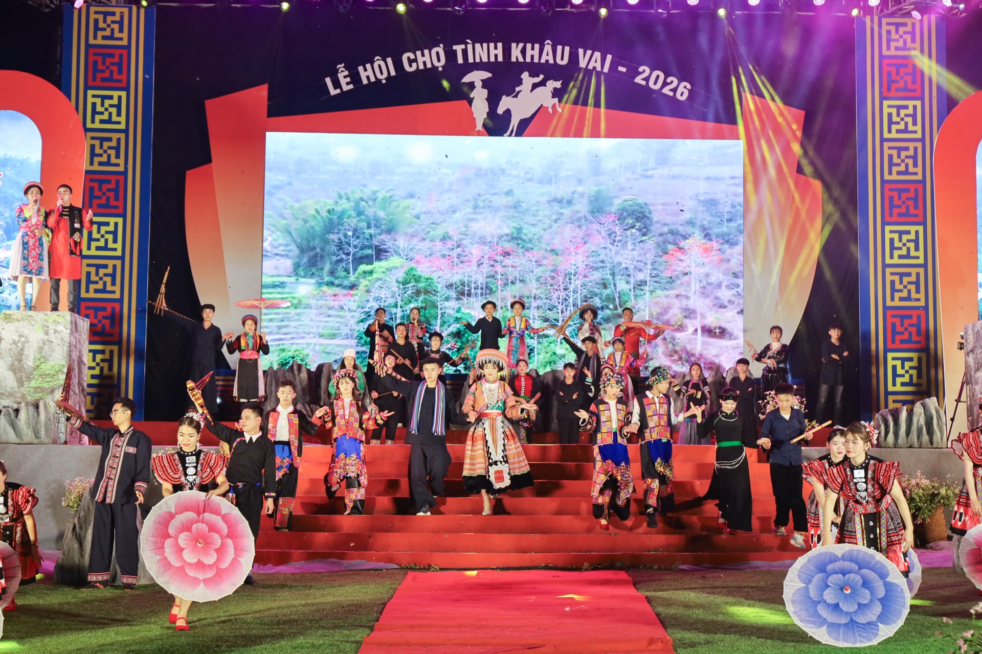 Khâu Vai - Phiên chợ tình mãi gọi 