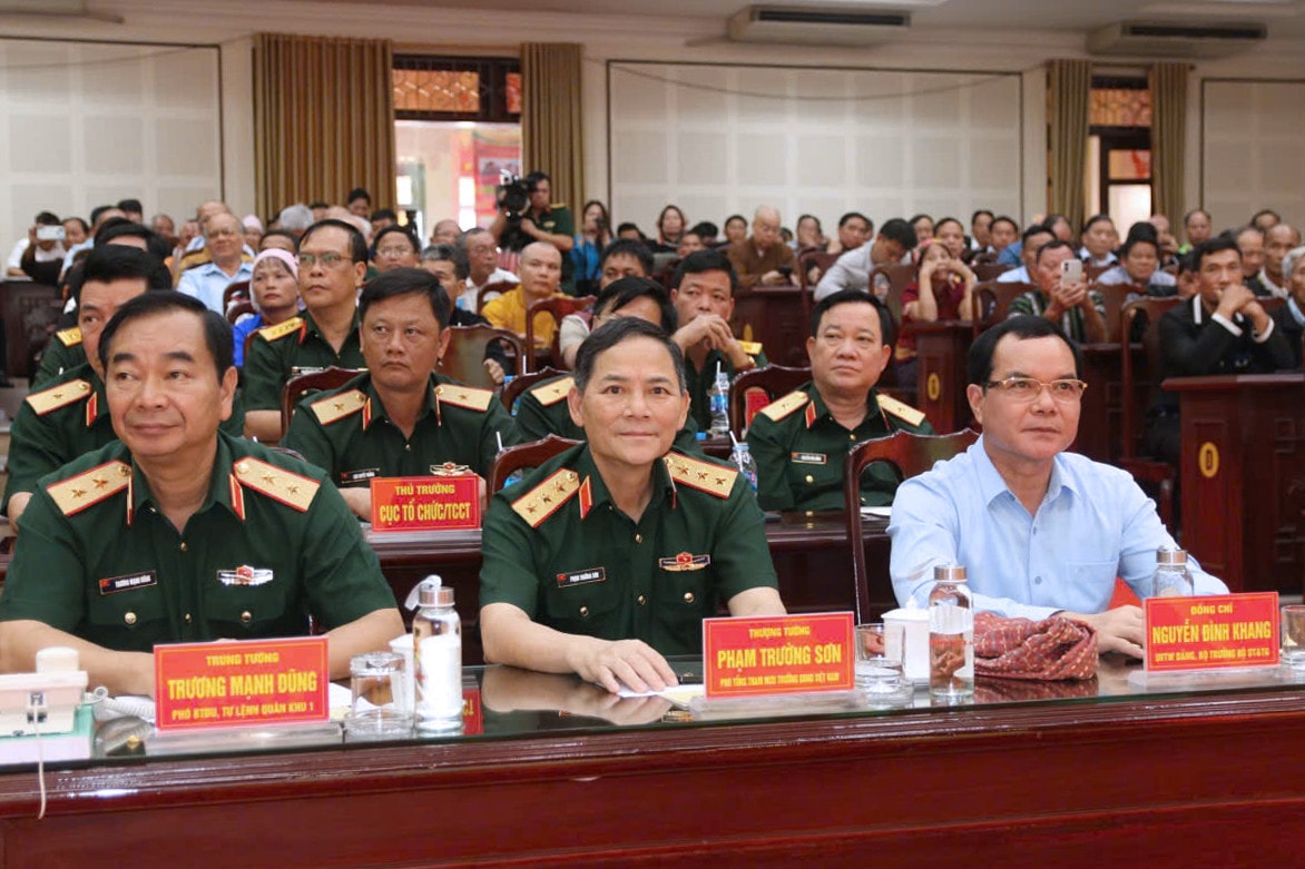 bo truong 1 2042.jpg