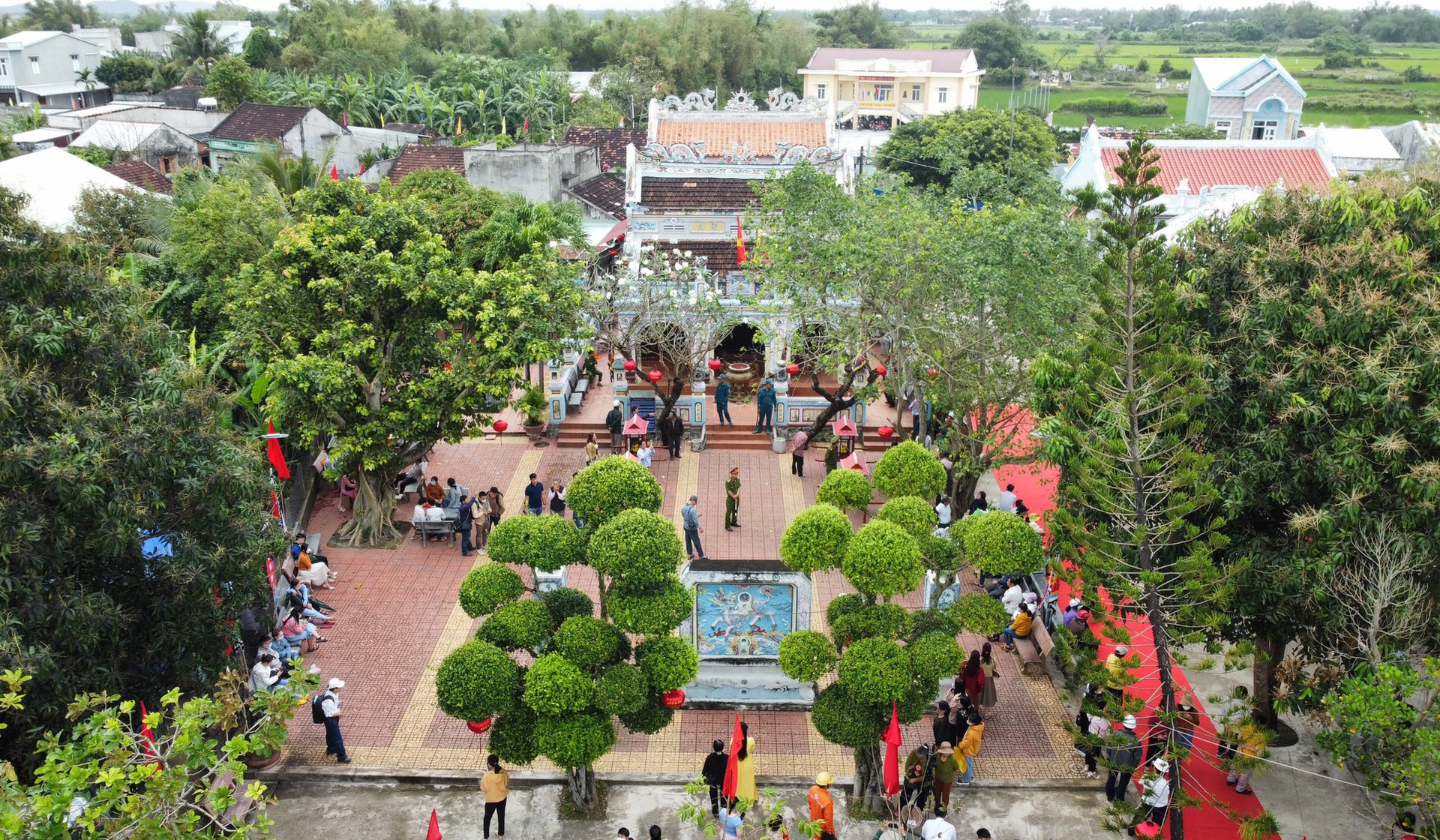 chua-ba.jpg