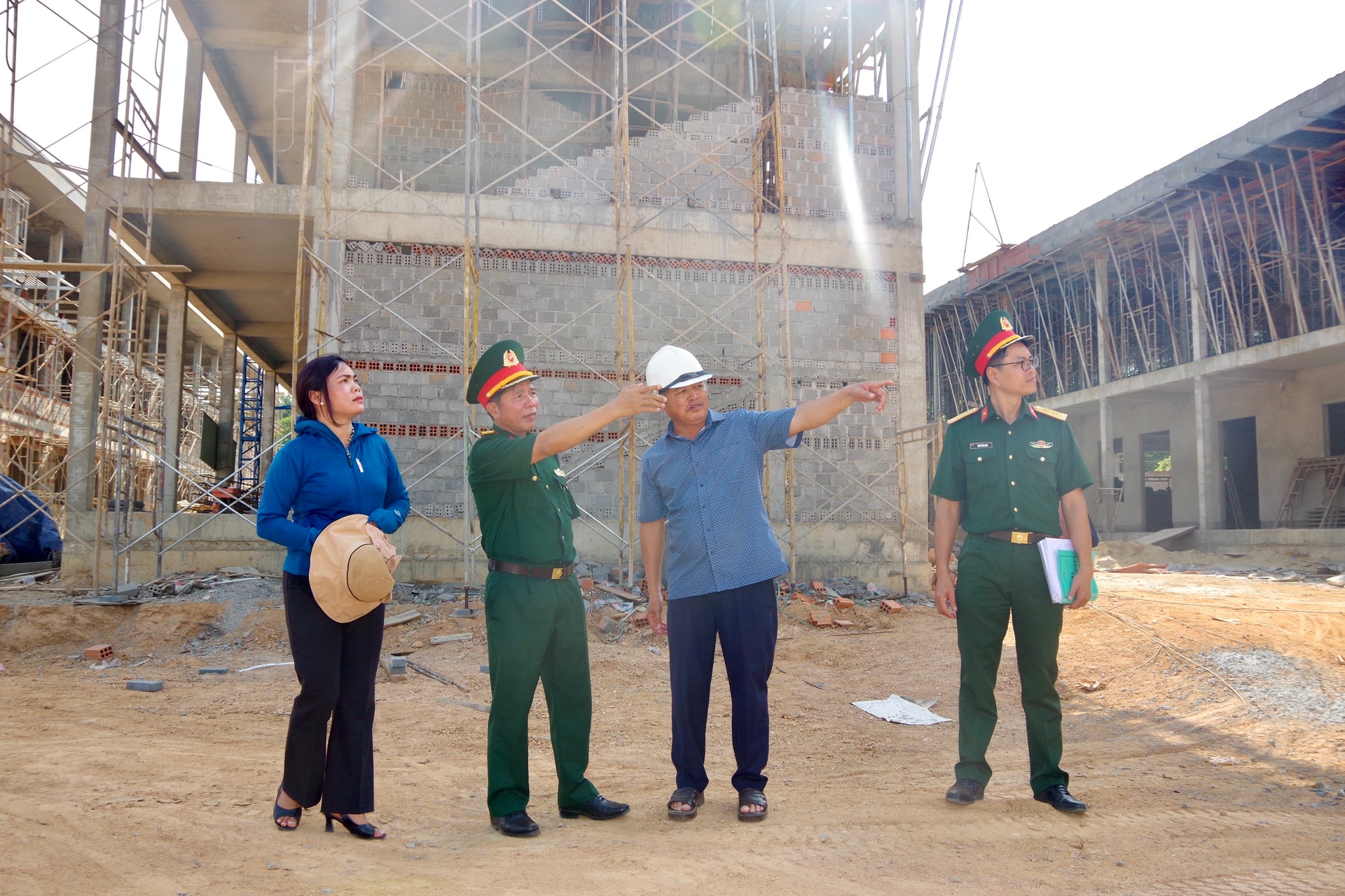 Đoàn kiểm tra tại điểm trường xã Ia Púch 2
