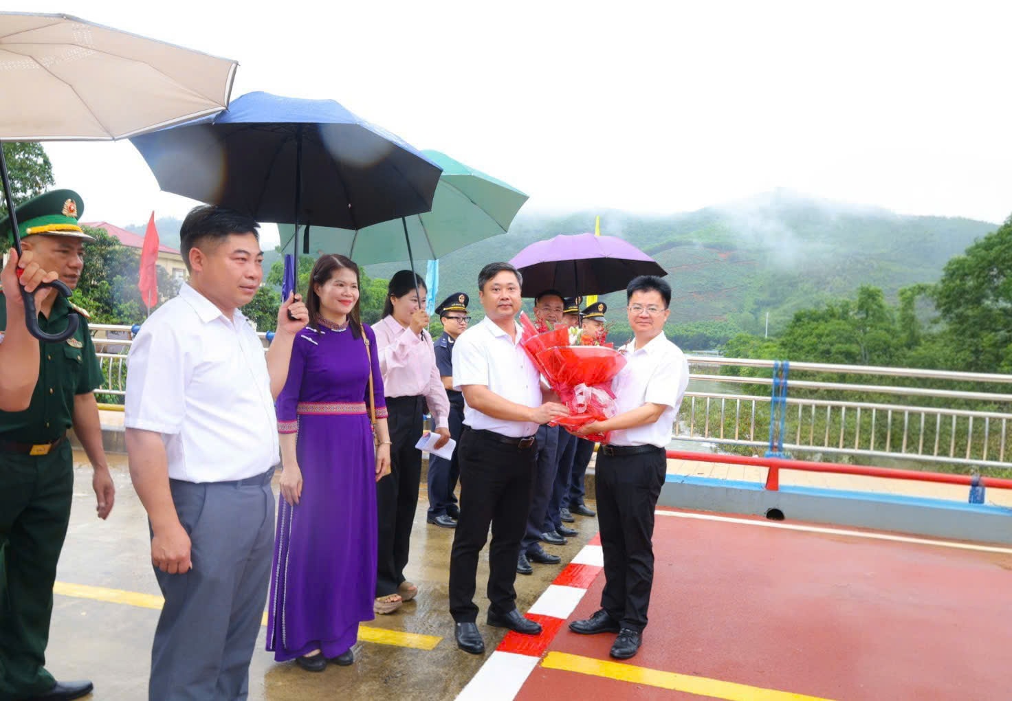 chương trình có sự tham gia giao lưu của đoàn nghệ thuật đến từ Khu Phòng Thành, thành phố Cảng Phòng Thành, tỉnh Quảng Tây (Trung Quốc)