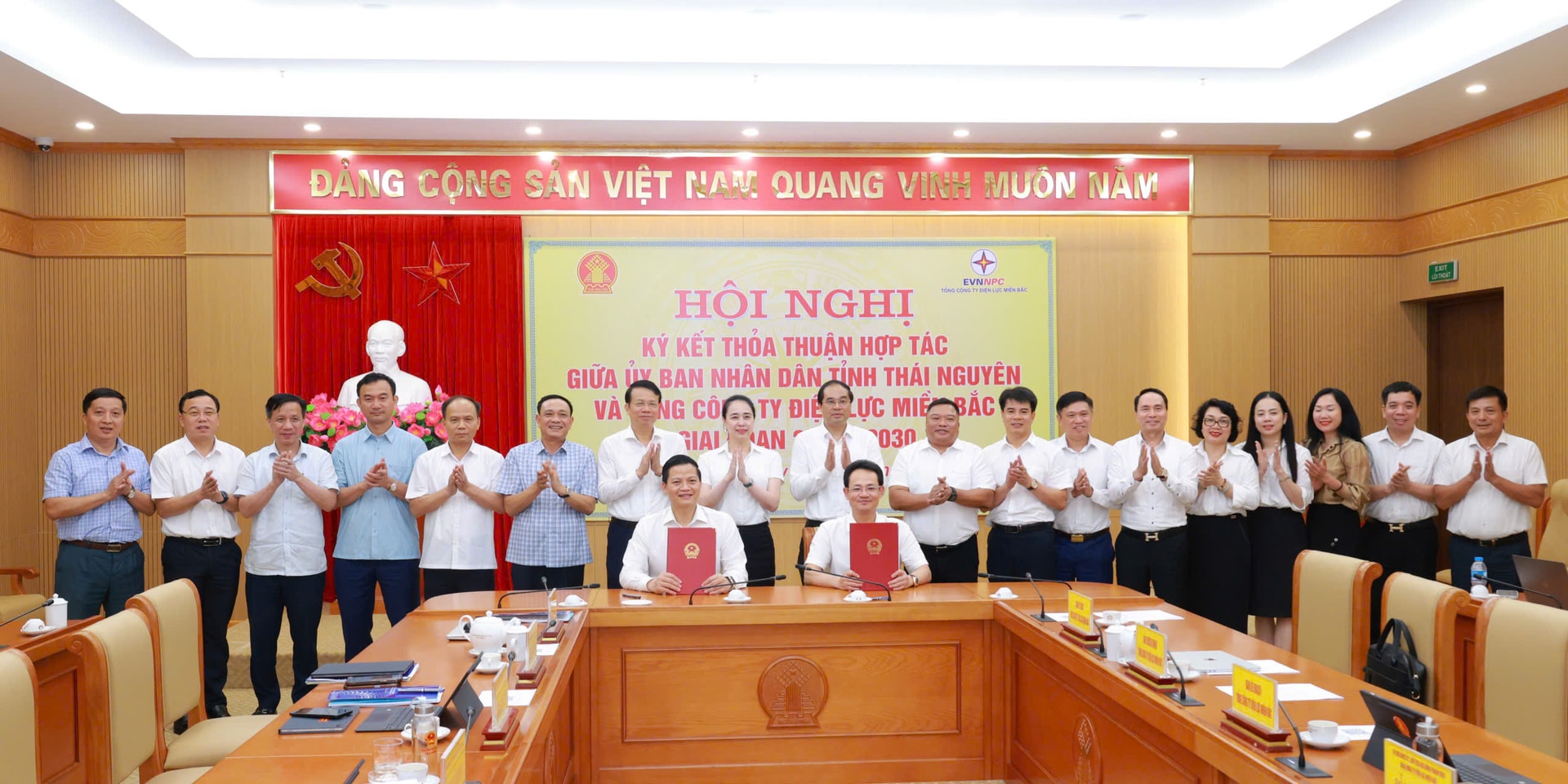 Lãnh đạo UBND tỉnh Thái Nguyên và EVNNPC ký kết thỏa thuận hợp tác giai đoạn 2026 – 2030.