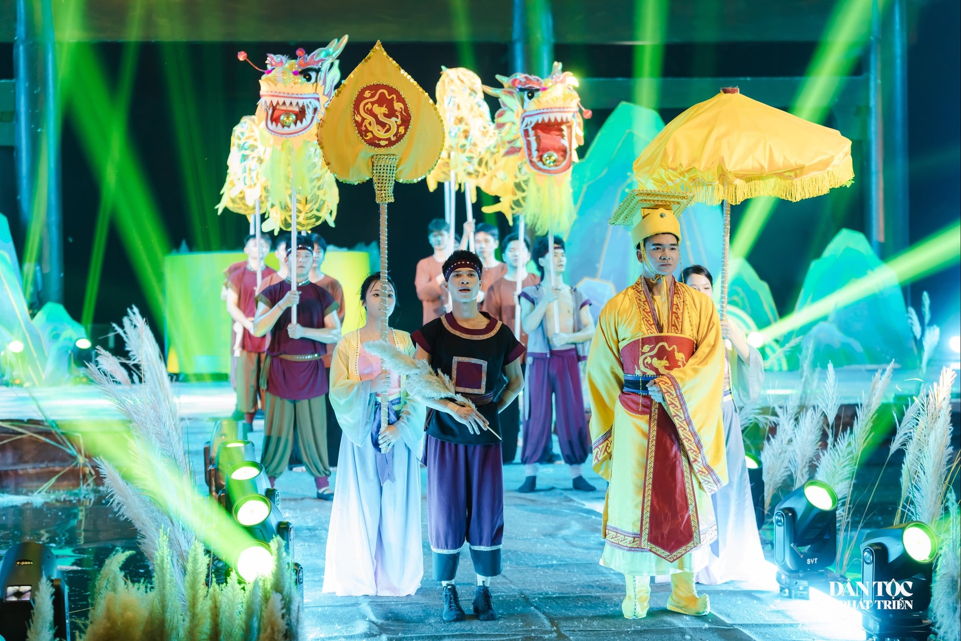 Show Thực Cảnh Anh Hung Co Lau Co Do Hoa Lu Ninh Binh - Thuỷ Dinh Pho Co Hoa Lu (232)