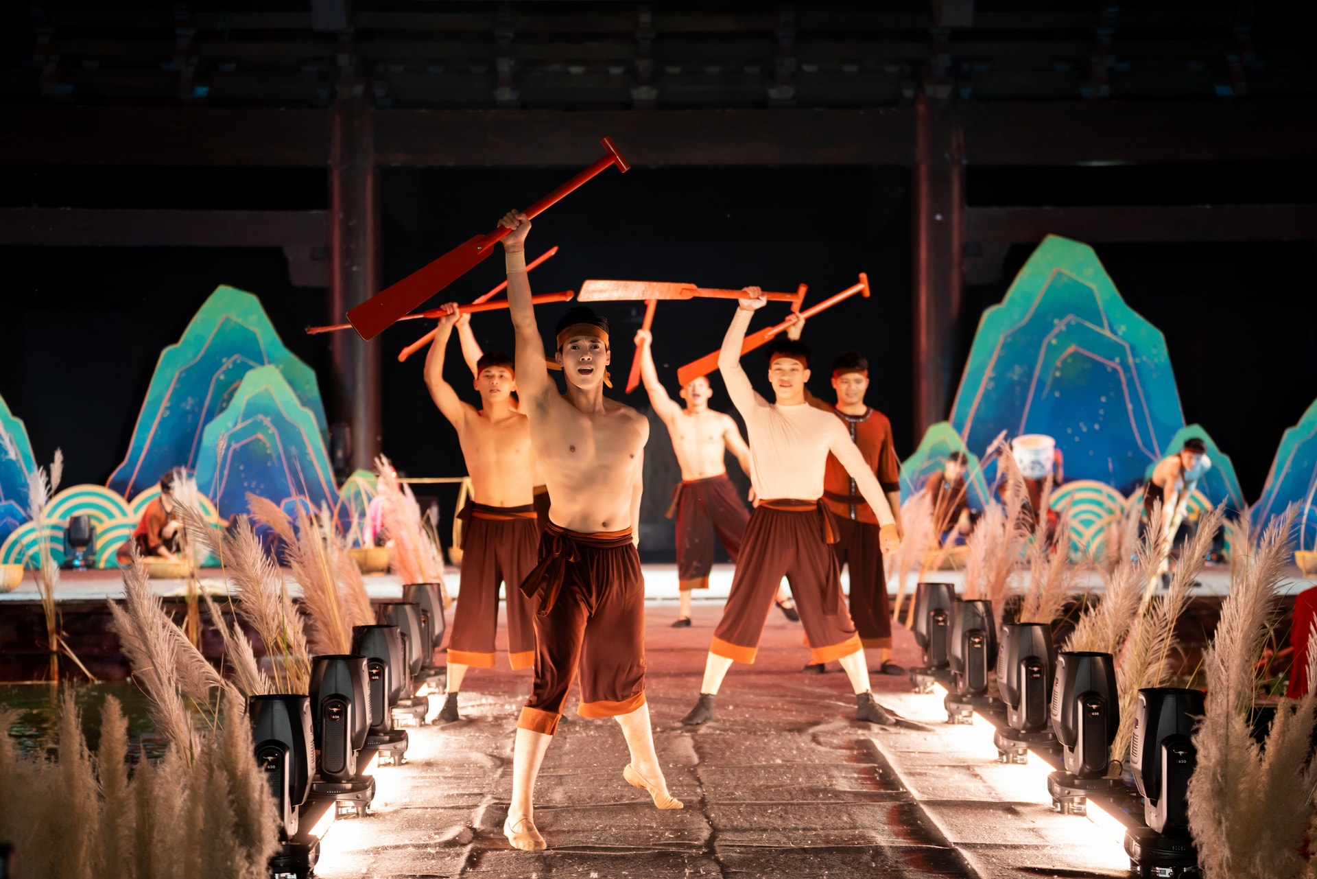 Show Thực Cảnh Anh Hung Co Lau Co Do Hoa Lu Ninh Binh - Thuỷ Dinh Pho Co Hoa Lu (86)