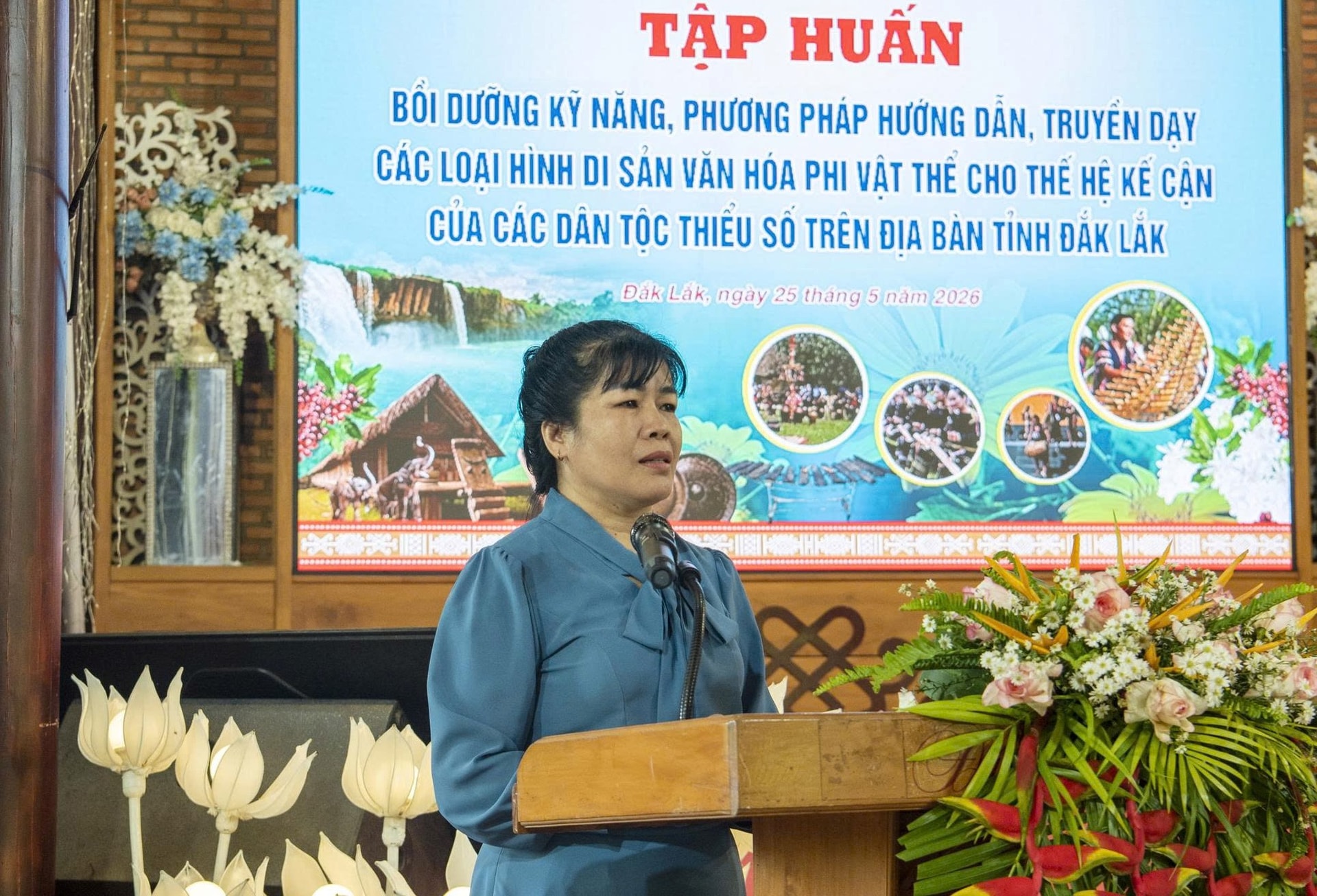 Phó Giám đốc Sở Văn hóa, Thể thao và Du lịch tỉnh Đắk Lắk Nguyễn Thụy Phương Hiếu phát biểu tại lớp tập huấn