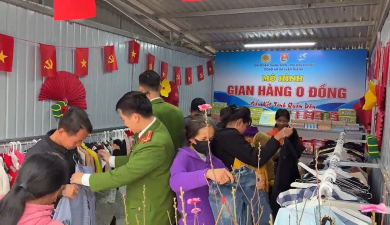 gian hàng O đồng ở Luận ThànhTheo Công an xã Văn Nho, đến nay tỷ lệ cấp căn cước công dân trên địa bàn đạt gần 99 %; tỷ lệ cấp định danh điện tử cho người dân trên 14 tuổi đạt gần 92%. Đặc biệt, 100% thủ tục hành chính được tiếp nhận qua cổng dịch vụ công và ứng dụng VNeID.