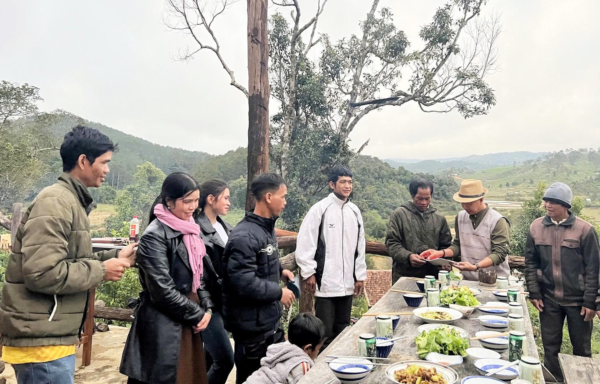 “Gã du nông” lên ngàn cùng người Mơ Nâm làm du lịch