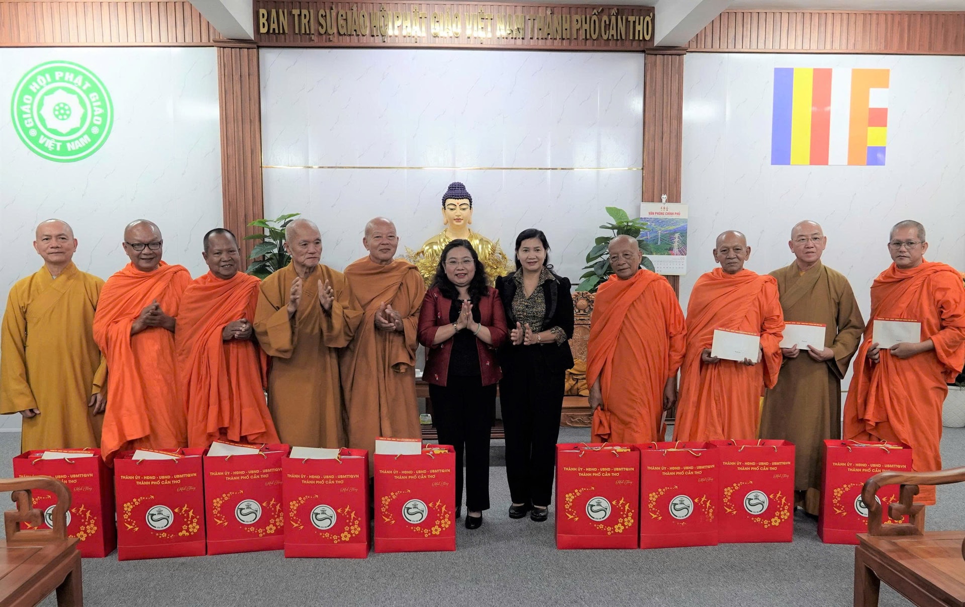 Lãnh đạo TP. Cần Thơ thăm, chúc mừng Đại lễ Phật đản năm 2026
