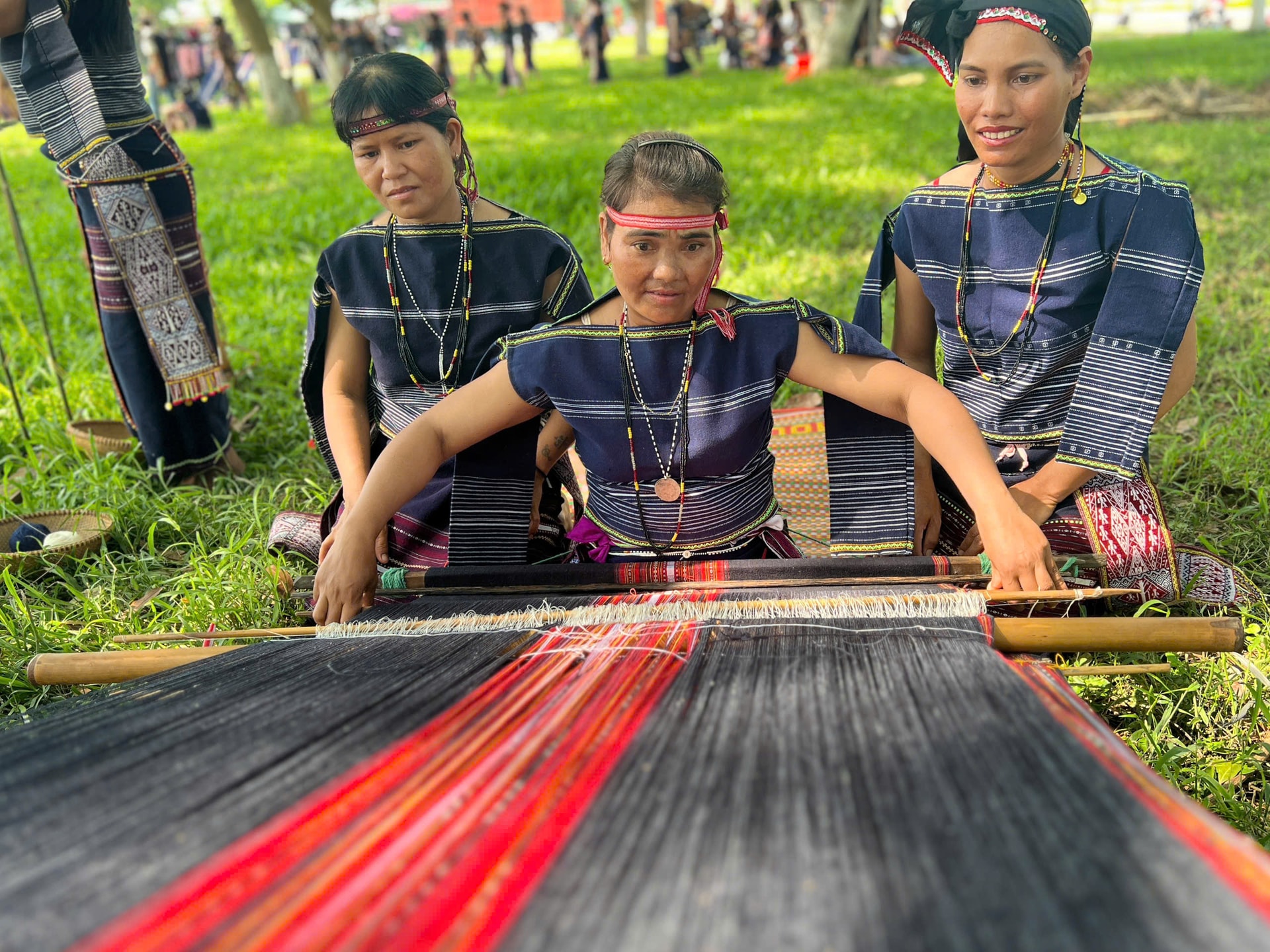 Khơi nguồn lực văn hóa B