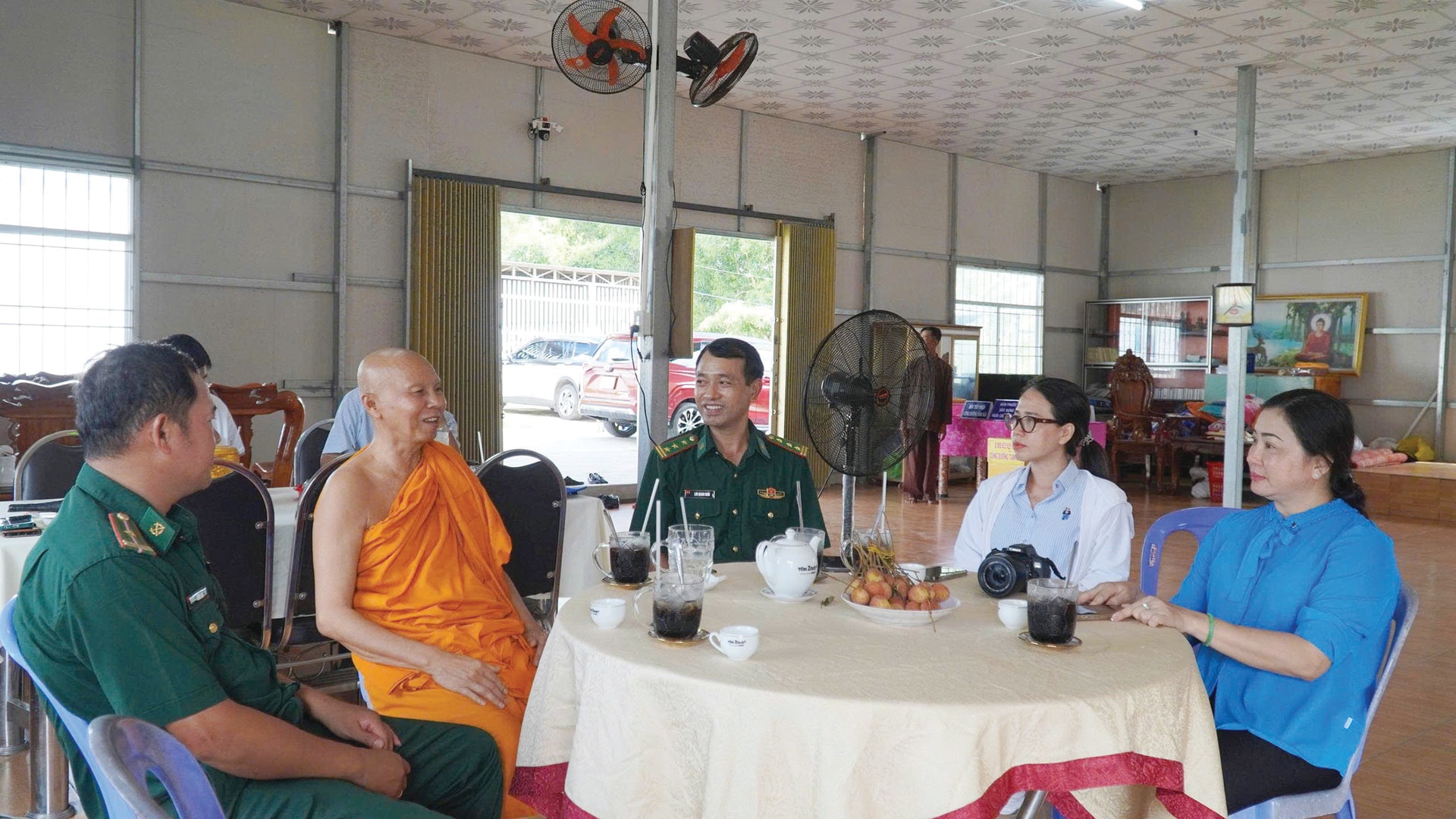 Ánh sáng Phật pháp nơi đảo ngọc 
