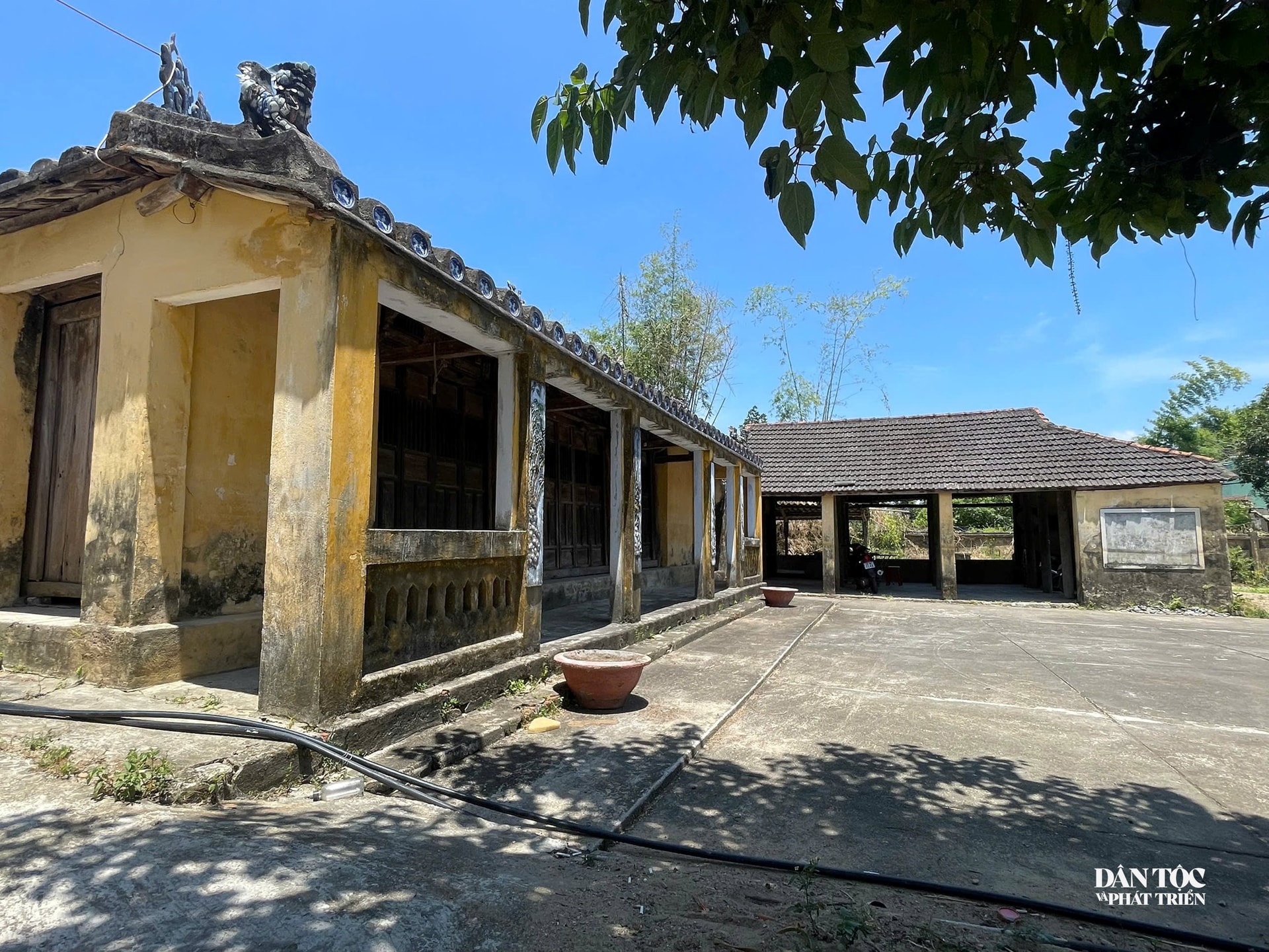 Đến khoảng thế kỷ XVII, đình làng Phong Lệ được dựng lên nhằm tưởng nhớ những bậc tiền nhân có công mở đất. (Ảnh Huy Trường)