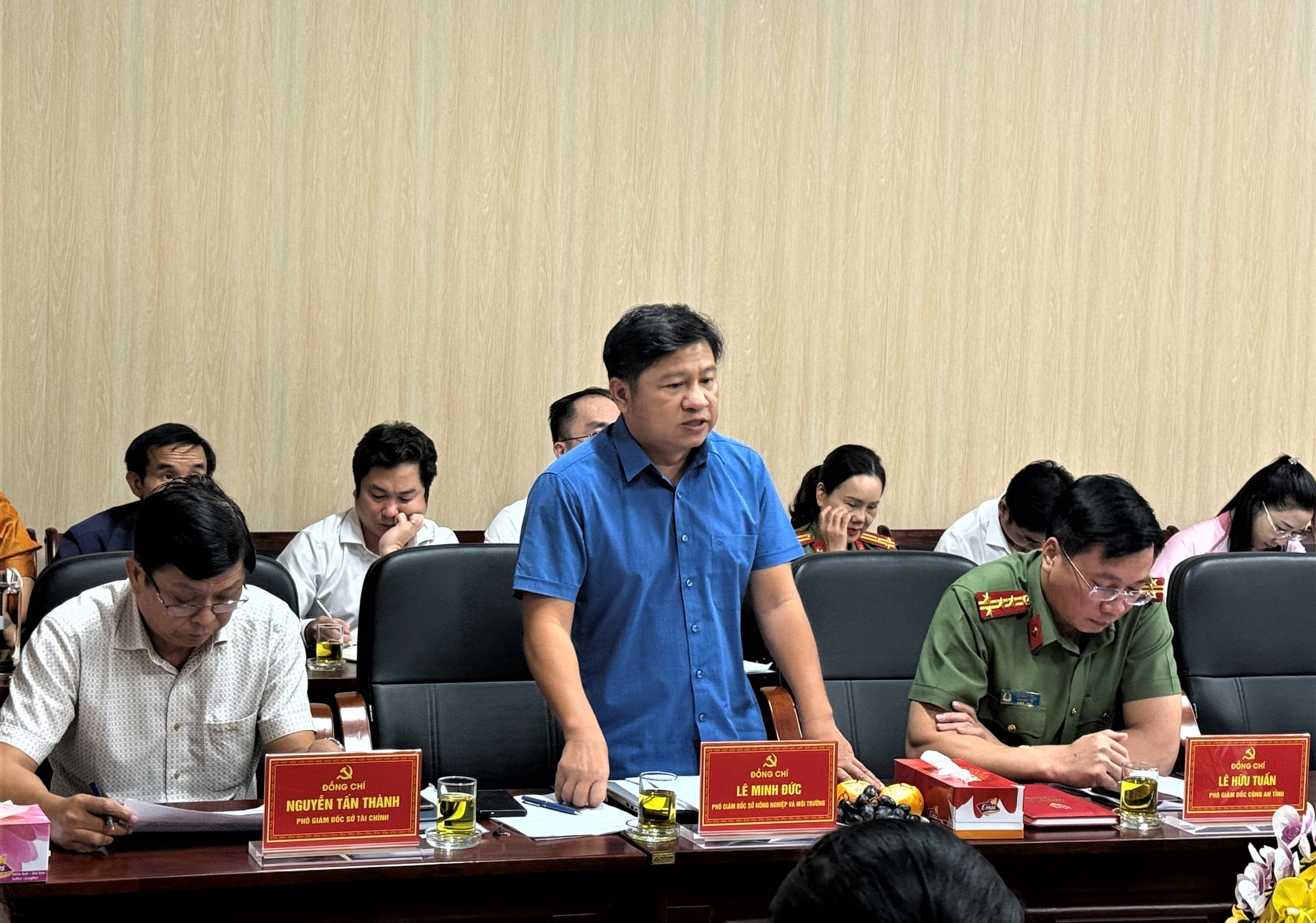 Lãnh đạo Sở Nông nghiệp và Môi trường chia sẻ một số nội dung liên quan tại buổi làm việc