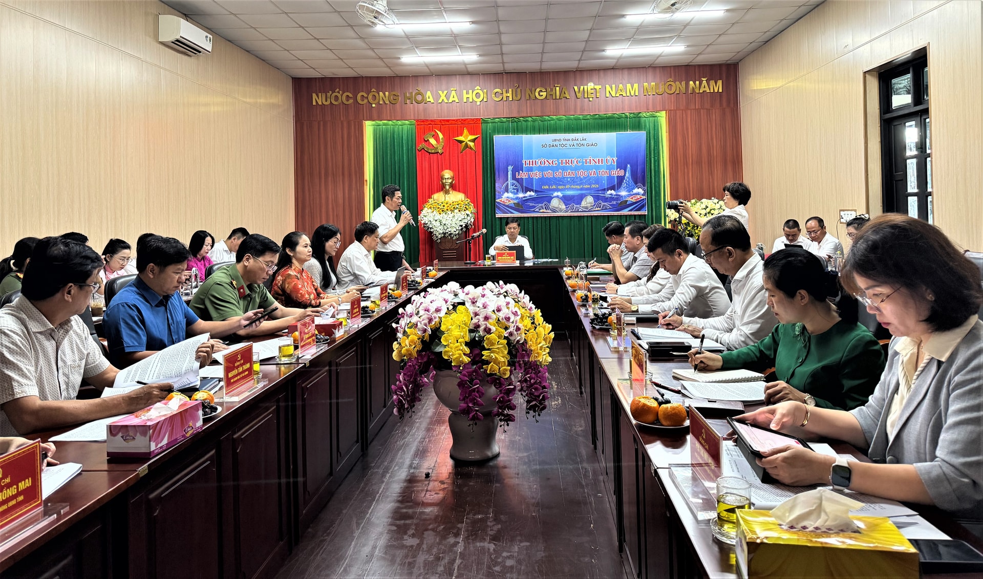 Toàn cảnh buổi làm việc