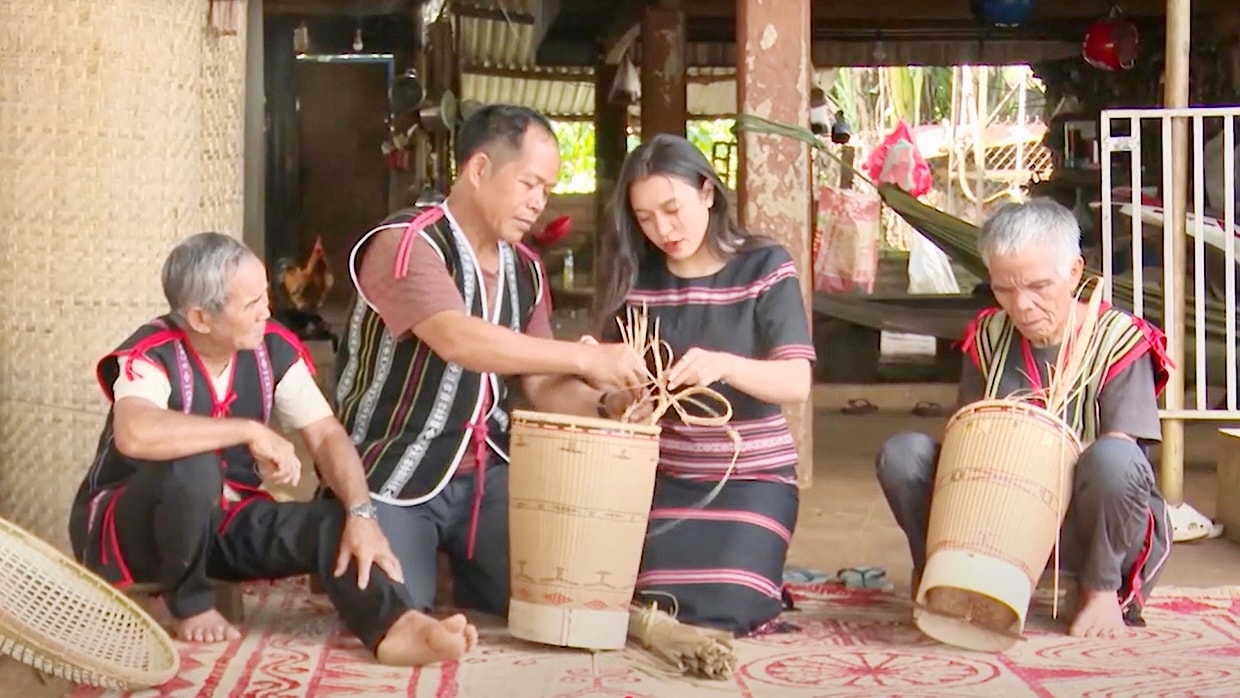 Nghề đan lát vẫn hiện diện rõ nét trong đời sống của người Jrai ở xã Ia Phí