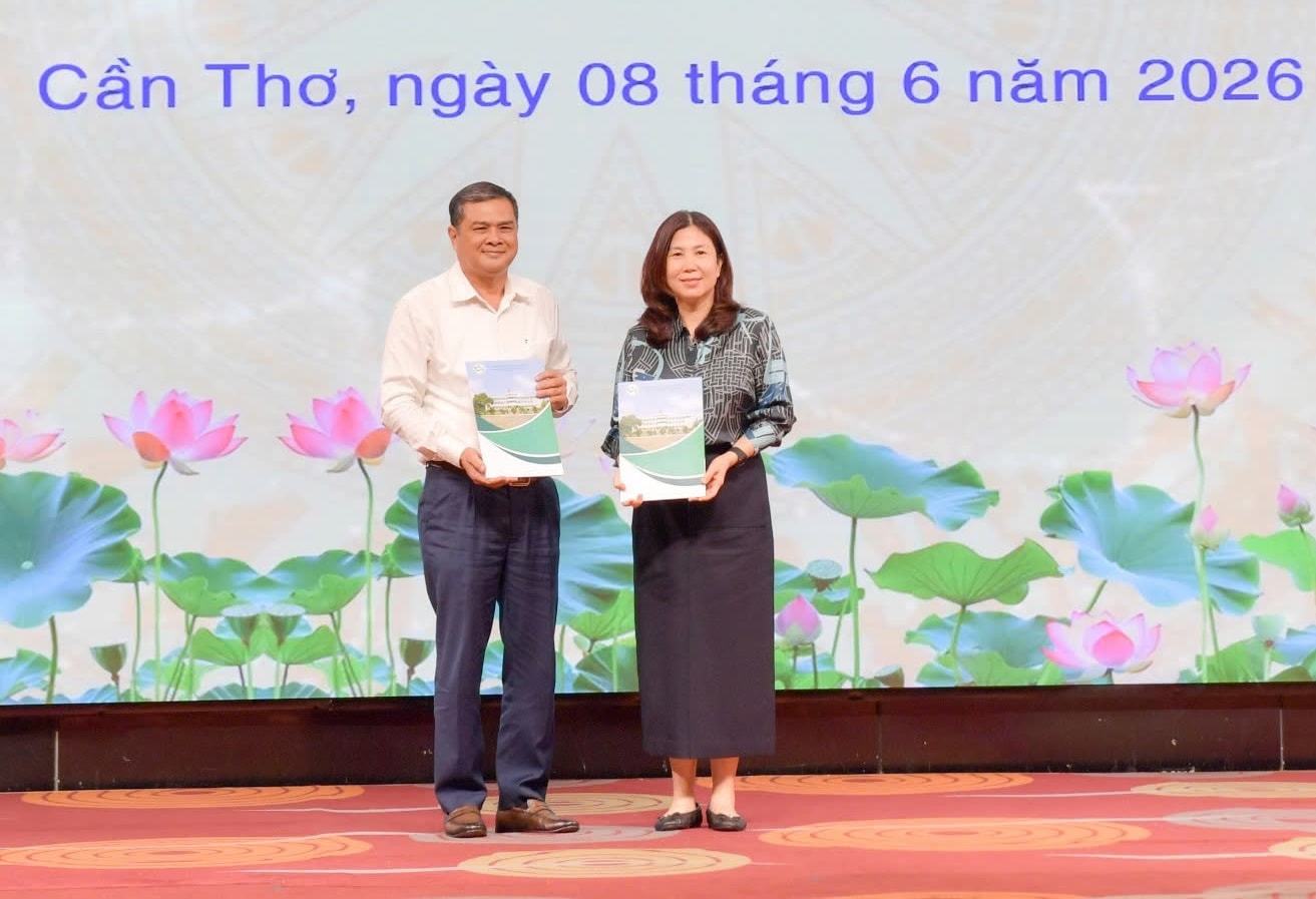 Trao thỏa thuận hợp tác giữa Sở Du lịch Hà Nội và Sở Văn hoá, Thể thao và Du lịch TP. Cần Thơ