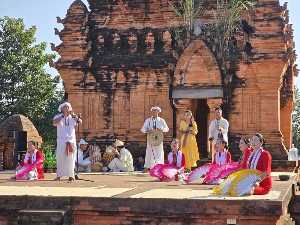 Hà Nội tiếp nhận “lá phổi xanh” và không gian văn hóa 54 dân tộc phía Tây Thủ đô 