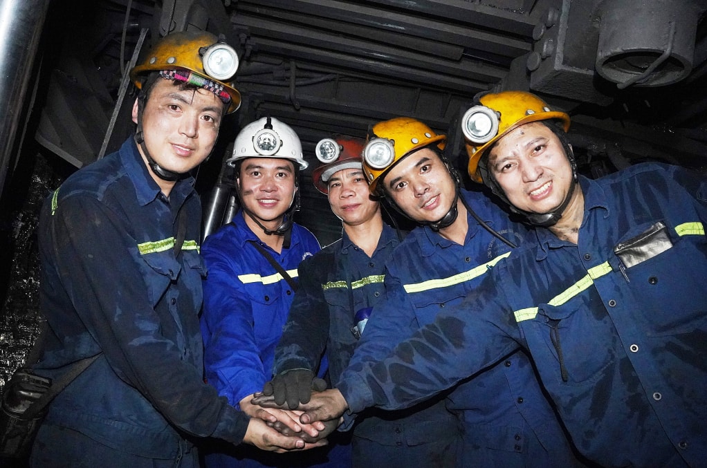 Nhiều đảng viên người DTTS luôn nằm trong nhóm lao động nòng cốt than vùng mỏ