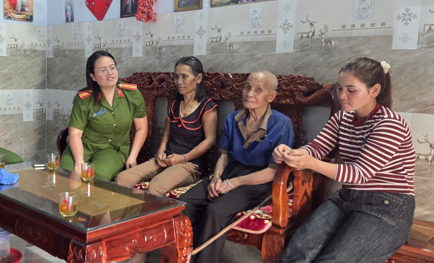 Chuyện về nữ công an xuất sắc người Gié Triêng 