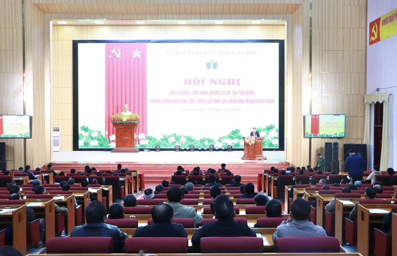 Lai Châu: Tôn vinh các trưởng bản, Người có uy tín trong đồng bào DTTS