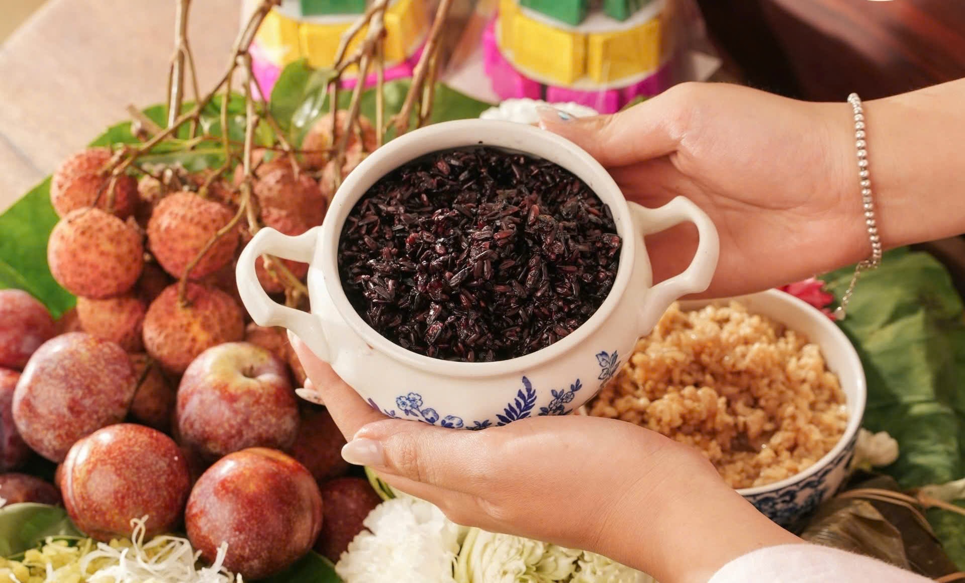 Cơm rượu nếp cẩm (Ảnh Bếp Hoa)