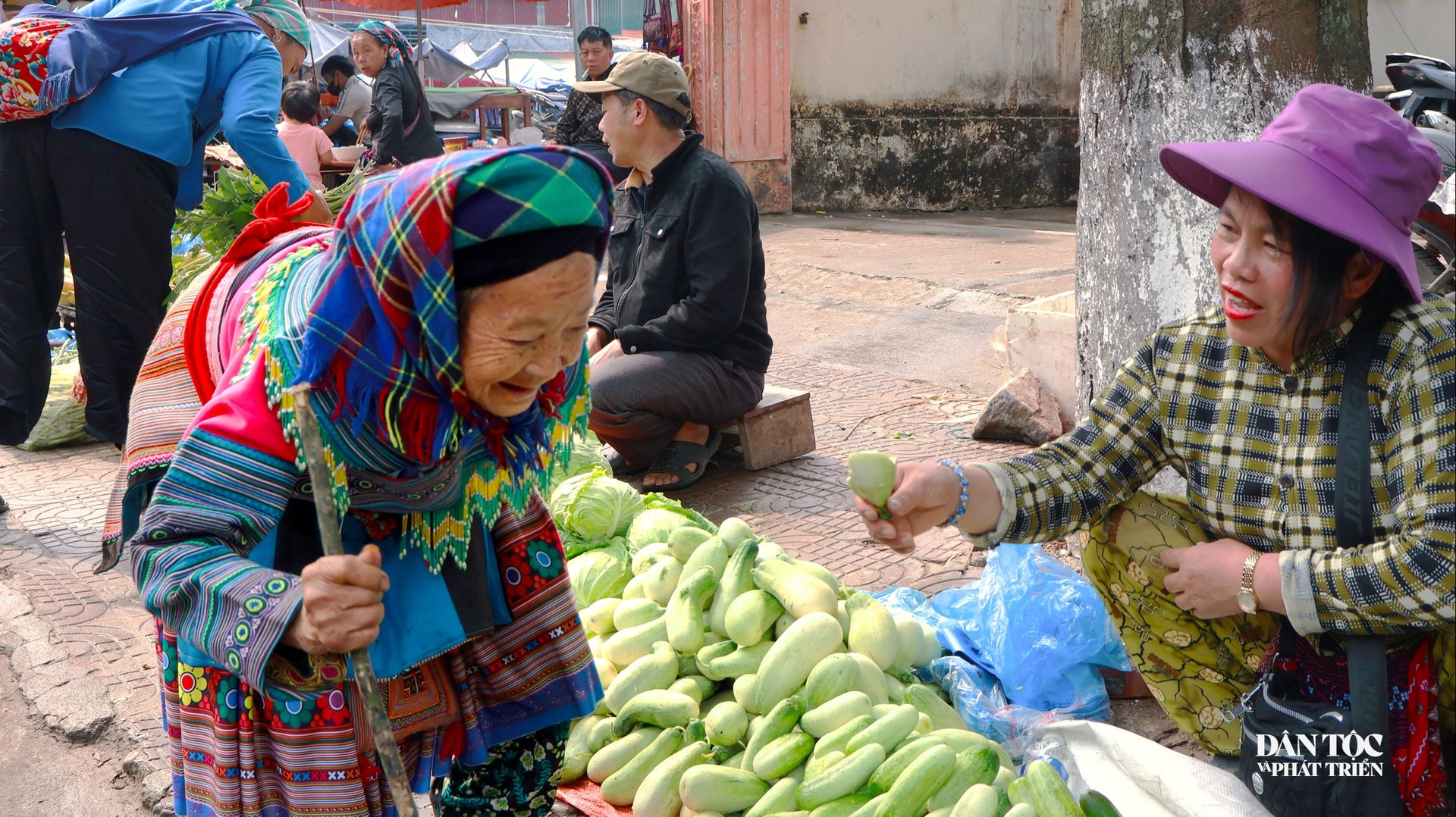 Nông sản vùng cao thanh sạch, tươi mới như chính chính tấm lòng mộc mạc, đôn hậu của đồng bào nơi biên thùy