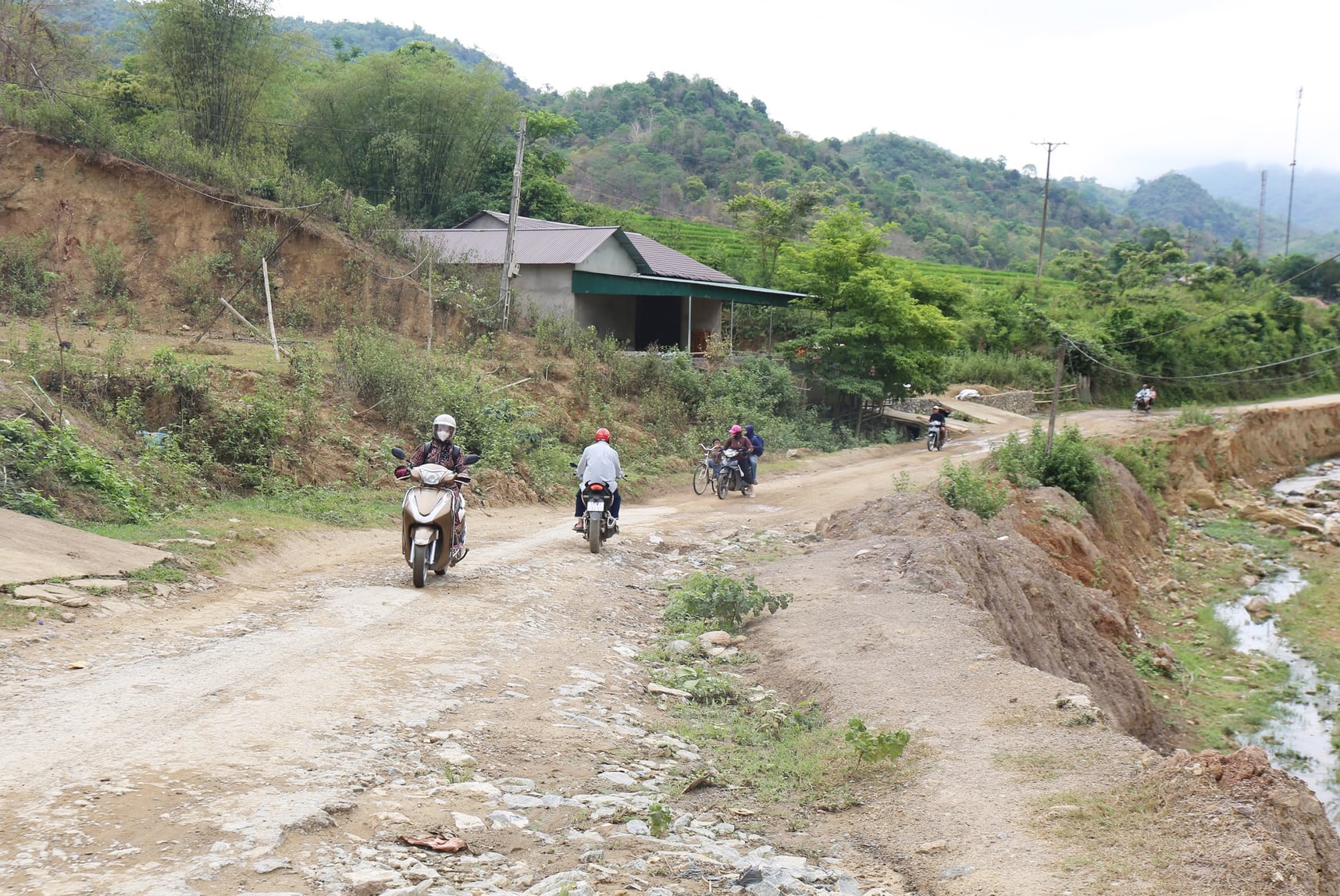 43 km đến trung tâm xã: Phía sau câu chuyện sắp xếp thôn, bản ở biên giới Nghệ An