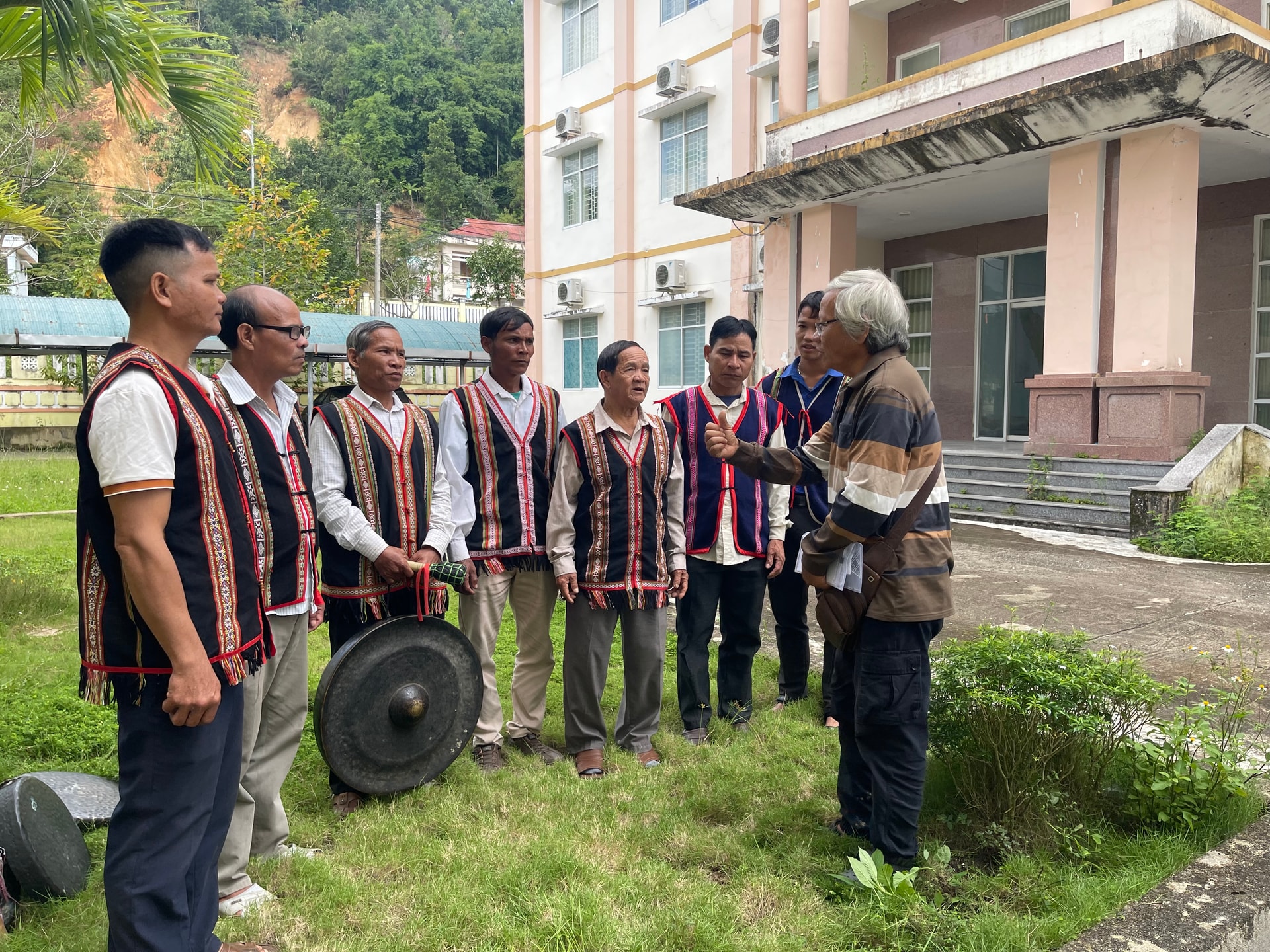 Chuyện về những người làm báo cho đồng bào DTTS