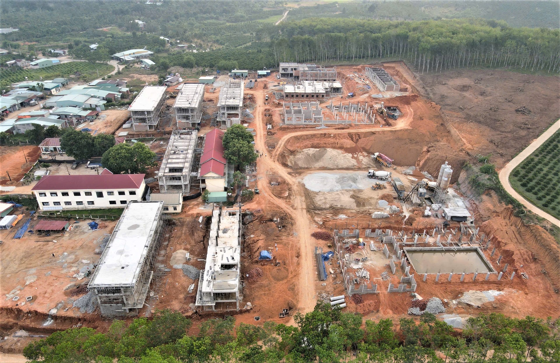 Quảng Ngãi: Đại công trường 45 ngày đêm, quyết “về đích” 4 trường học biên giới 