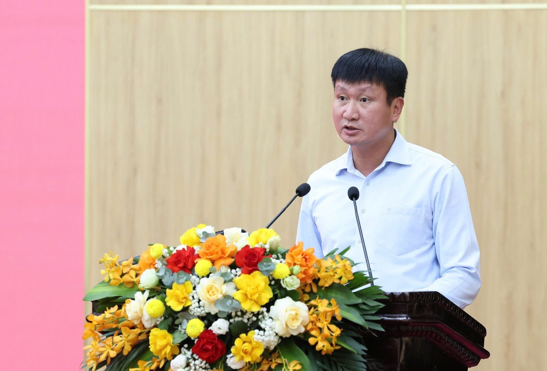 Bí thư Tỉnh ủy Ninh Bình Trần Huy Tuấn phát biểu, mong muốn báo chí tiếp tục kể những câu chuyện mới về một Ninh Bình năng động, sáng tạo và giàu bản sắc.
