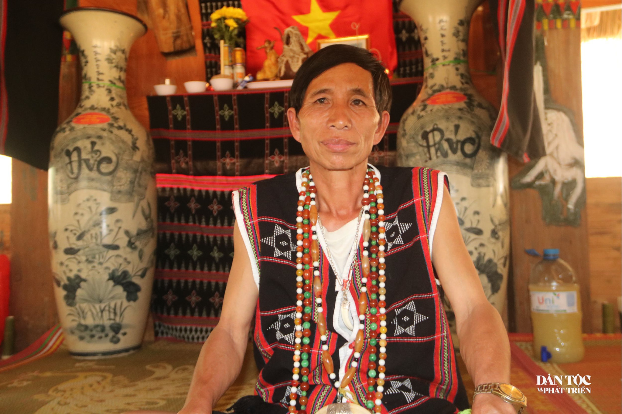Nhệ n