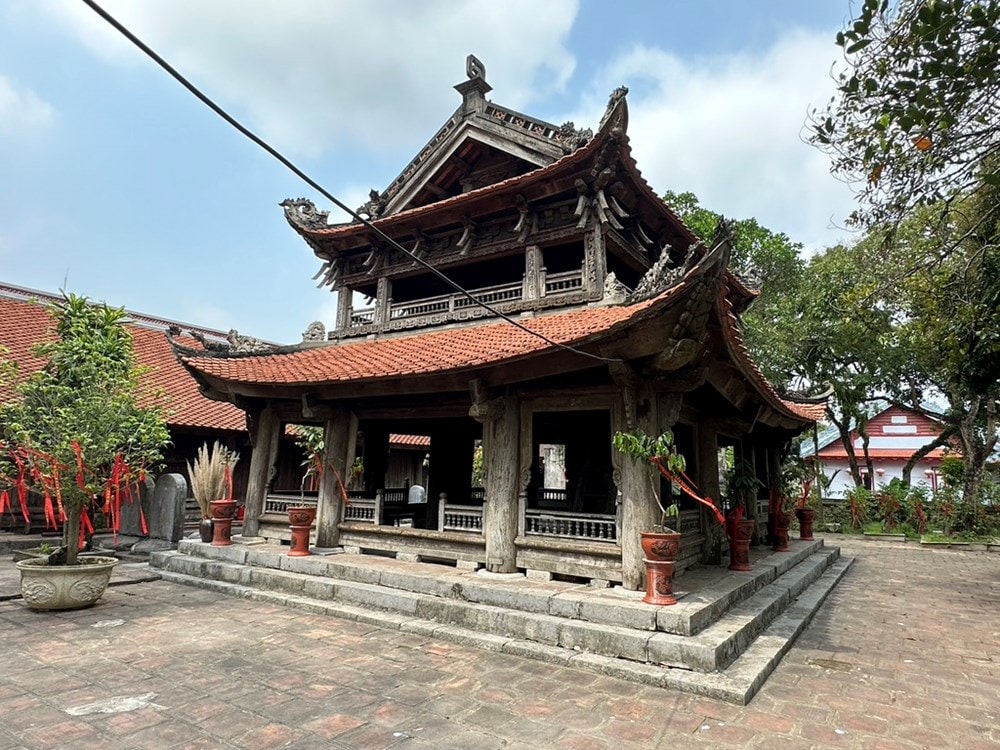 Gác chuông tại đền Thánh Nguyễn